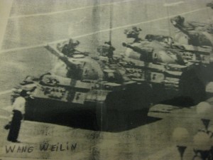 Pekín 1989. Masacre de Tien An Men. Wang Weilin frente a los tanques.