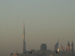 Dubai. Amanece. Ambición de verticalidad.