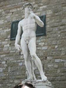 La indómoda grandeza existe (Michelangelo: David).